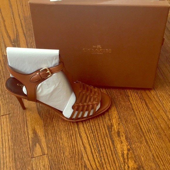 Coach Izzy may calf 4inch heels 👠 brown - Picture 1 of 1